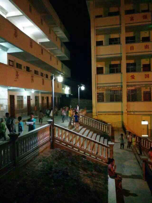 源碼太陽(yáng)能智慧路燈，太陽(yáng)能路燈廠家，太陽(yáng)能路燈價(jià)格