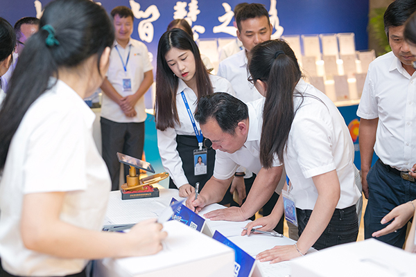 太陽(yáng)能路燈，太陽(yáng)能路燈廠家，太陽(yáng)能路燈價(jià)格