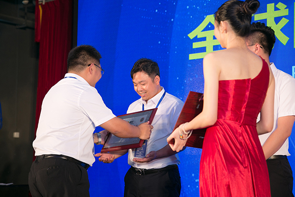 源碼太陽(yáng)能路燈，源碼太陽(yáng)能路燈廠家，源碼太陽(yáng)能路燈價(jià)格