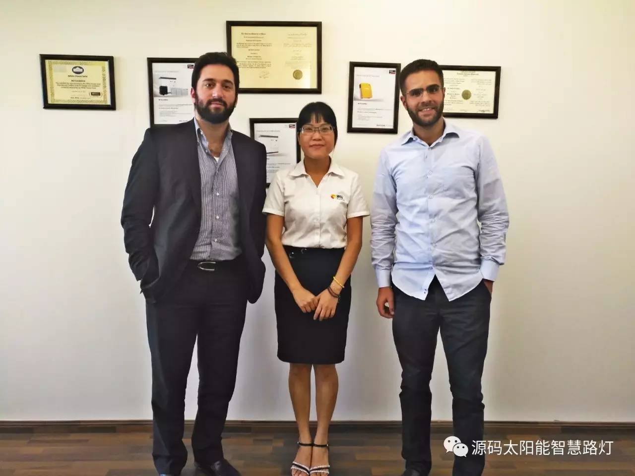 太陽能路燈，太陽能平板燈，光伏產(chǎn)業(yè)，綠色節(jié)能，太陽能路燈廠家