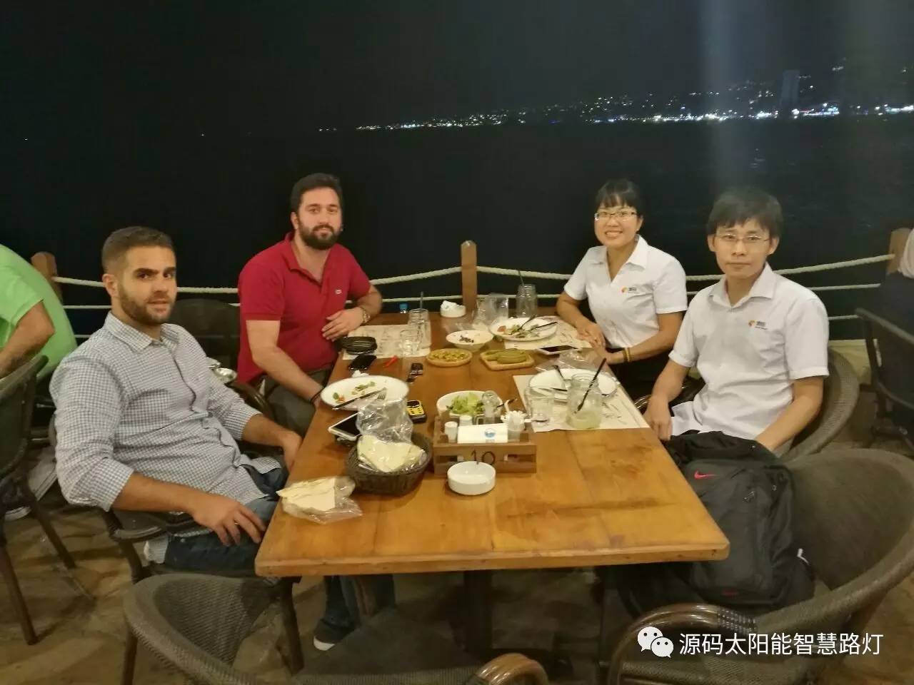 太陽能路燈，太陽能平板燈，光伏產(chǎn)業(yè)，綠色節(jié)能，太陽能路燈廠家