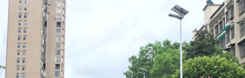 小區(qū)路燈裝四年 只亮一個月，源碼太陽能路燈揭秘背后真相