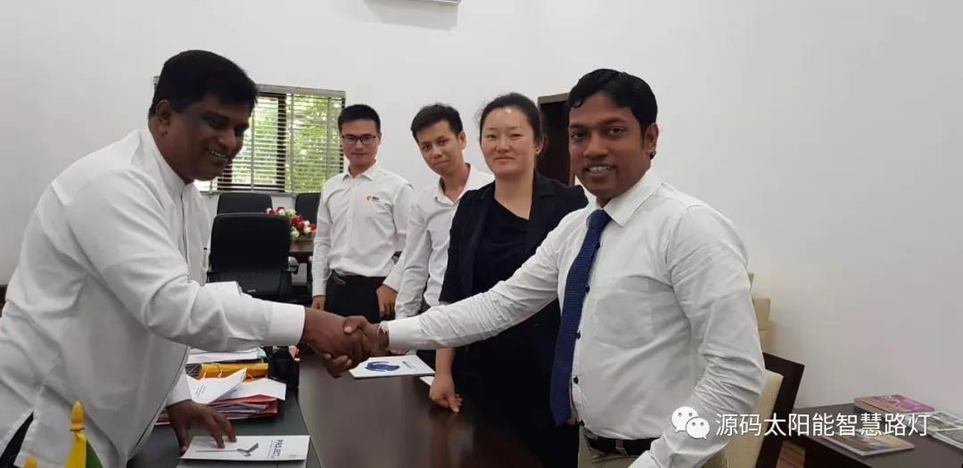 總統(tǒng)、發(fā)展局主席齊齊發(fā)聲，源碼火遍這個(gè)國(guó)家