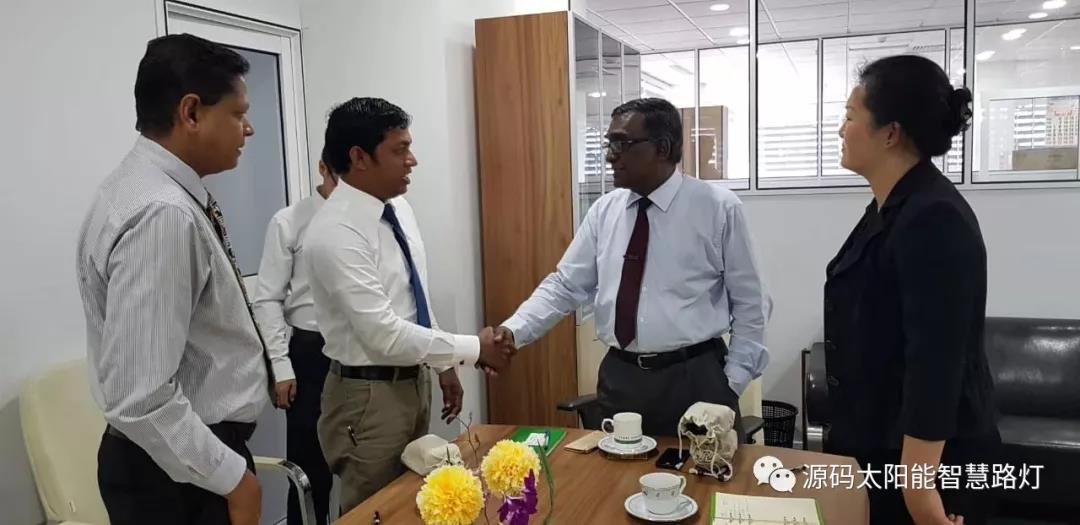 總統(tǒng)、發(fā)展局主席齊齊發(fā)聲，源碼火遍這個(gè)國(guó)家