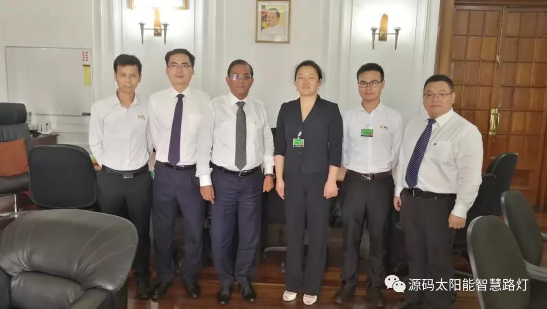 總統(tǒng)、發(fā)展局主席齊齊發(fā)聲，源碼火遍這個(gè)國(guó)家