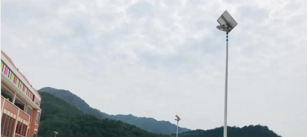 太陽(yáng)能景觀燈會(huì)黑天不亮的原因