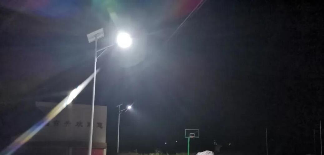 鋰電太陽(yáng)能路燈設(shè)計(jì)原理