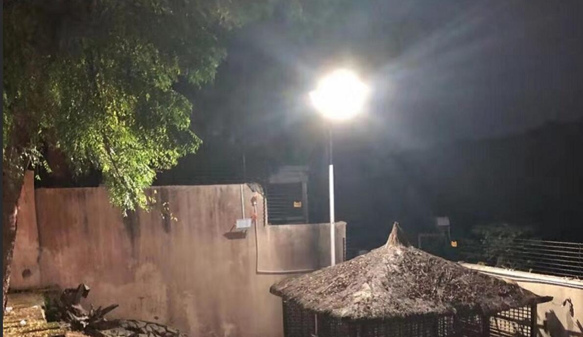 LED路燈實(shí)現(xiàn)智能控光