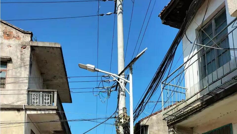 太陽能路燈燈桿的厚度怎么樣選擇？