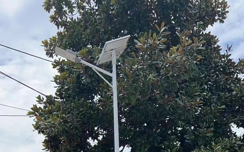 風(fēng)光互補太陽能路燈工作原理